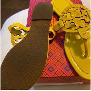 Limone 🍋Tory Burch Miller sandals size 9 includes box and bust bag.